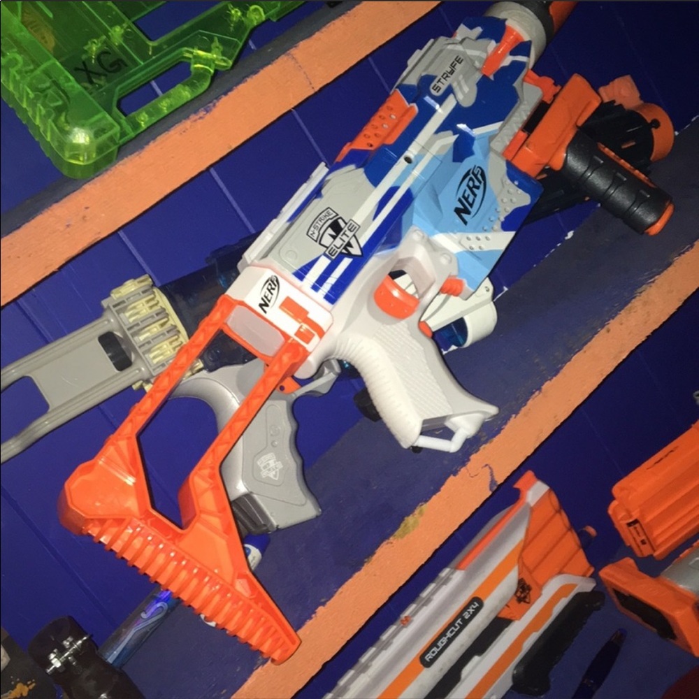 Nerf stryfe with mag